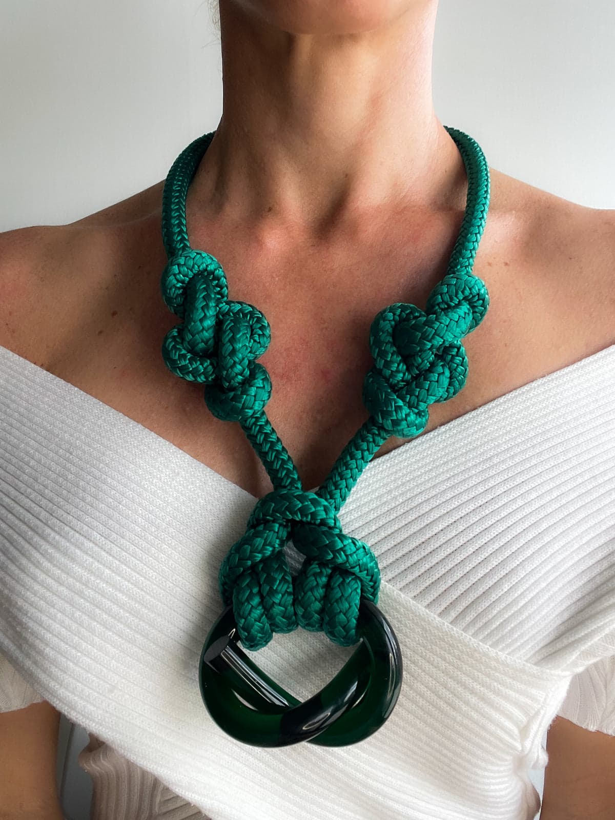 Chofa Jewelry emerald green knotted statement necklace
